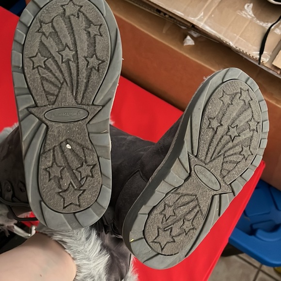 Fur boots - Picture 3 of 4